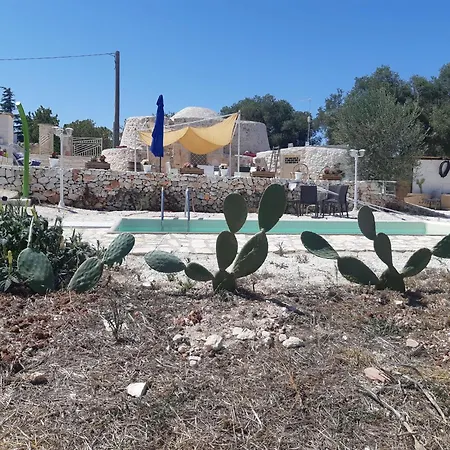Trullo Dell Orto 度假居 *