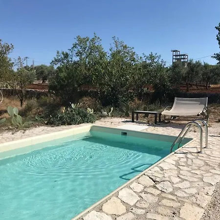 Trullo Dell Orto 度假居 奥斯图尼