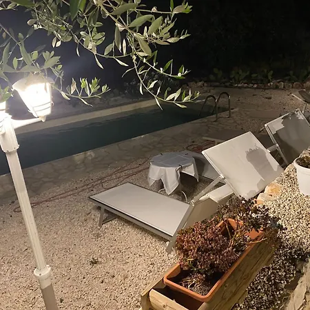 Trullo Dell Orto * 奥斯图尼